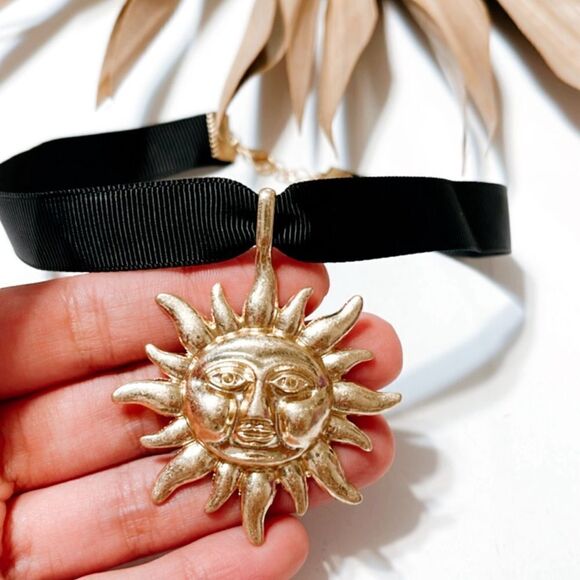 Gold sun choker S472 - Picture 3 of 3